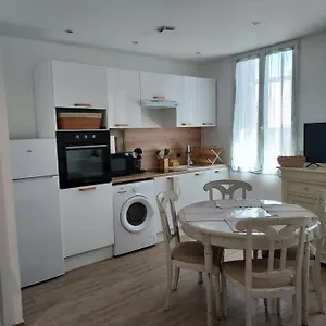 https://toulon-soleil-et-douceur.fr-provencehotel.com